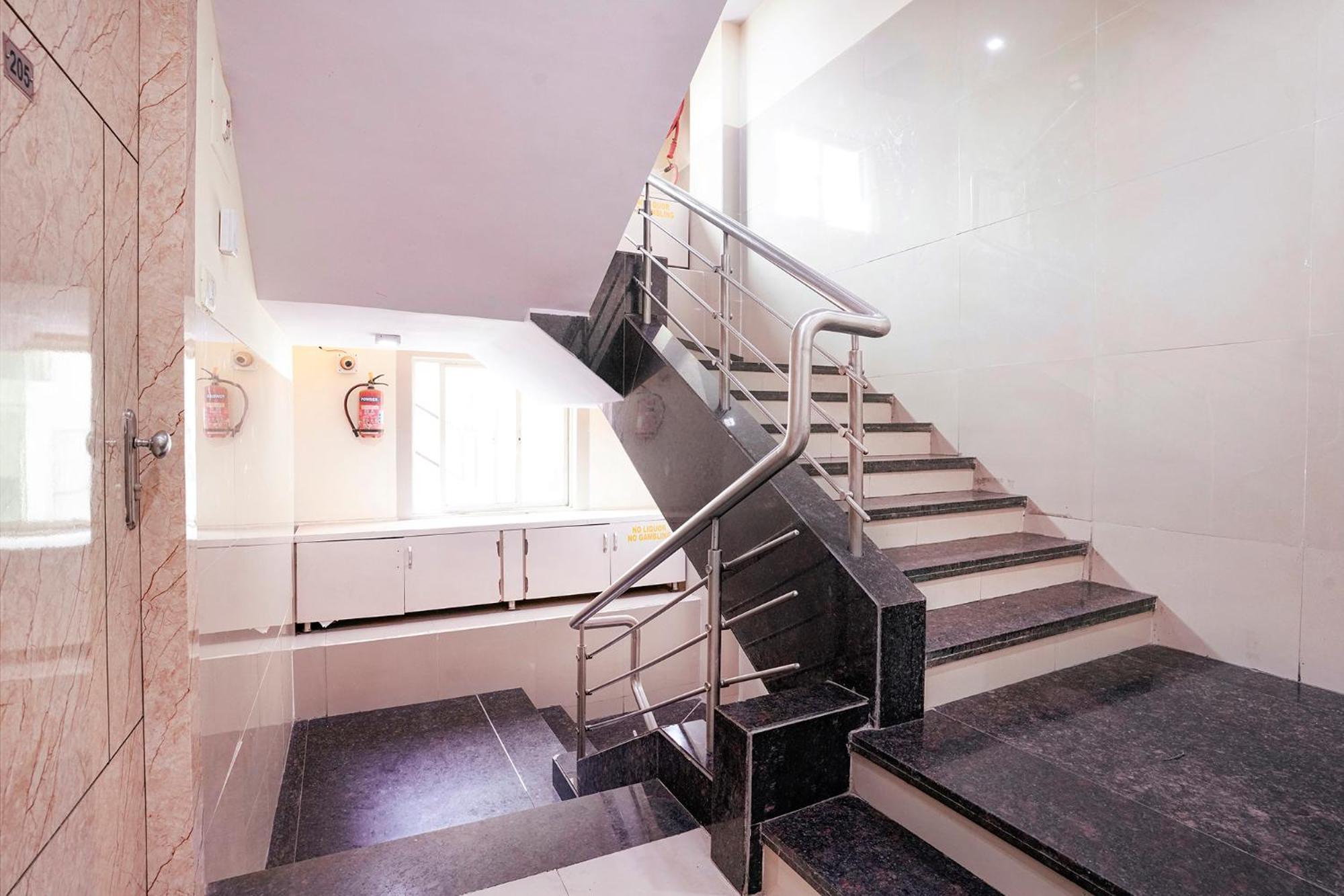 Fabhotel Everest Vashi Ngoại thất bức ảnh